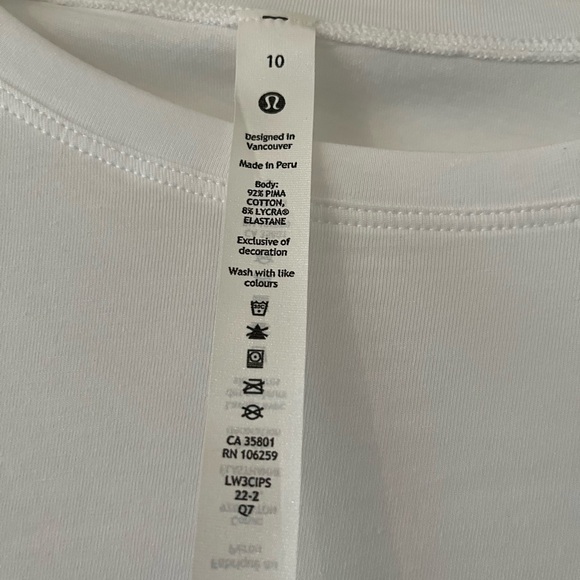 NWT lululemon crop top - Picture 2 of 6